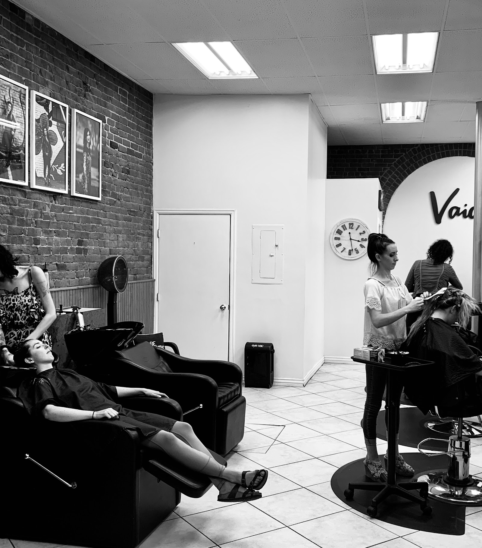 Vaia Salon and Spa nail photo 1